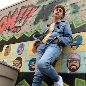 Meet your Posher, Logan